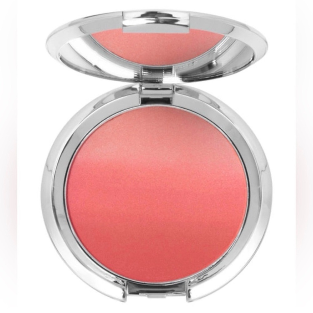 NIB IT Cosmetics CC+ Radiance
Ombre Blush Color Correct Anti Aging
Coral Flush
